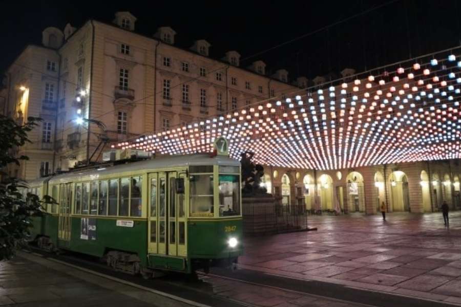 Venerdì 19 dicembre: Luci d'Artista dal tram storico. Un viaggio magico nel cuore di Torino!