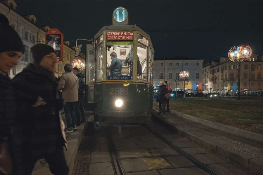 Venerdì 9 gennaio: Luci d'Artista dal tram storico. Un viaggio magico nel cuore di Torino!
